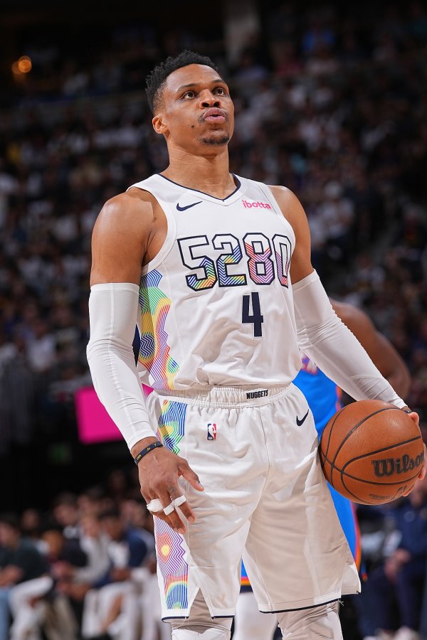 A quick recovery ❤️Westbrook: Will undergo right-hand surgery to repair two fractures this season