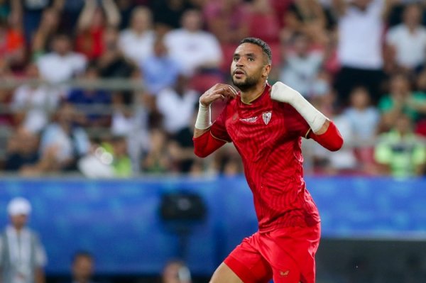As: Ennesri is expected to leave Fenerbahce and Sevilla will earn a 10% share of the profit
