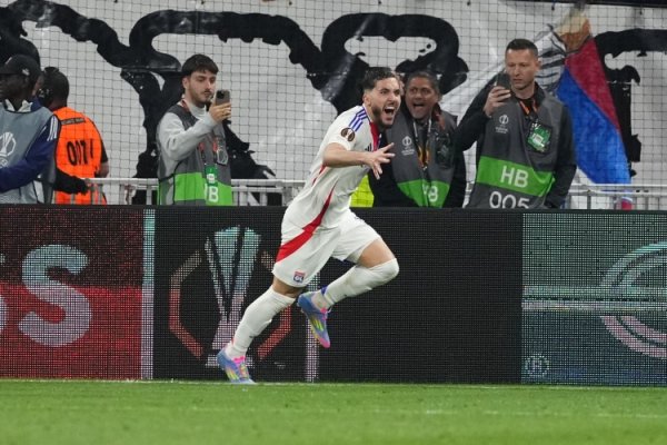 Team report: Manchester City signs Cherky for 40.5 million + 2 million euros, Lyon has 15% second transfer & 1 person rented from Manchester City
