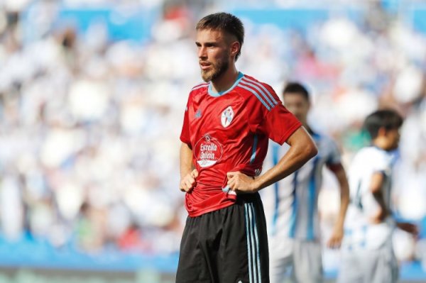 World Sports: Barcelona pays attention to Mingeza s contract situation. If he transfers to the team, he can get 50% of the fee.