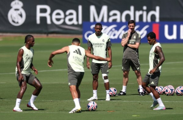 Real Madrid kicked off at 3:00 pm! Triathlon: I m worried that the players can t hold on