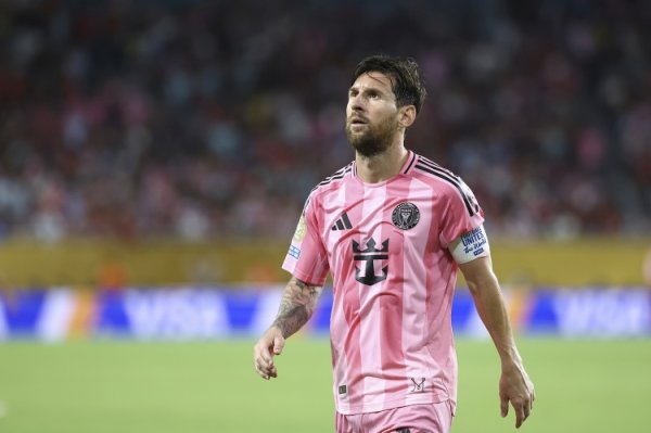 Copy and paste! Messi: I saw the goalkeeper s position when I was free kicked, and there was a similar one when I played in the United States