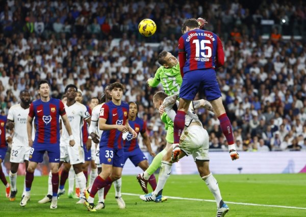 Stay at the team with all your heart! Each team: Christensen has no intention of leaving Barcelona, ​​not considering invitations from other teams