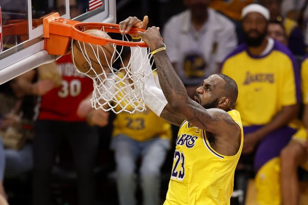 Skip: Why can James earn a high salary of 581 million that made history? Because he never cuts his salary