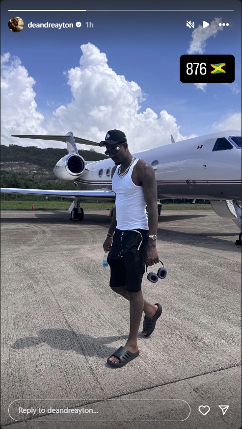 👀What does it mean? Ayton updated Ins to post selfies, wearing a 