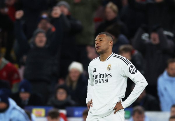 Team newspaper: Mbappe suffered from poisoning after eating contaminated poultry meat. At first, he thought he was heatstroke and later thought he was appendicitis.