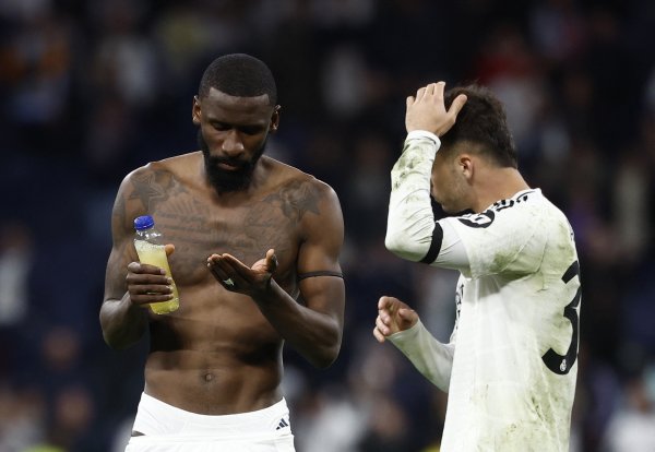 The team reported to Rudigo Asensio to give 2 points: the reaction is always half a beat slow, the whole game is a nightmare
