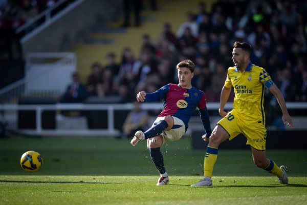 Each body: Torre arrives at Mallorca & and is about to complete the transfer, Barcelona receives 5 million euros + repurchase terms