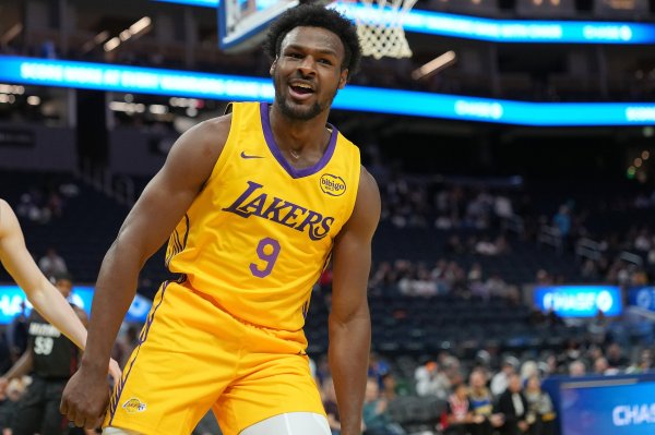 Fight against the Celtics at 9 o clock! Lakers starter: Brownie & Knector & Kolok & Steward & Sweed