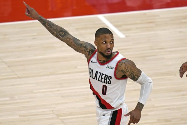 Lillard made 2800+ three-pointers&6000+ assists, and averaged 25+ points per game, which is the only one in history