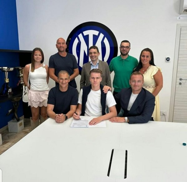 Reporter: 16-year-old Norwegian striker Strand joined Inter Milan and signed for 3 years