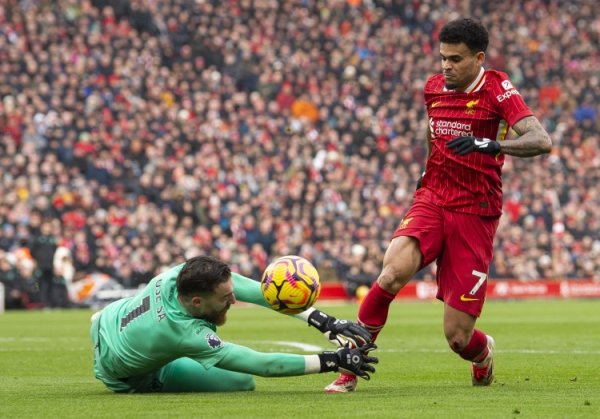 Romano: Bayern will offer Dias again as planned and continue to negotiate with Liverpool