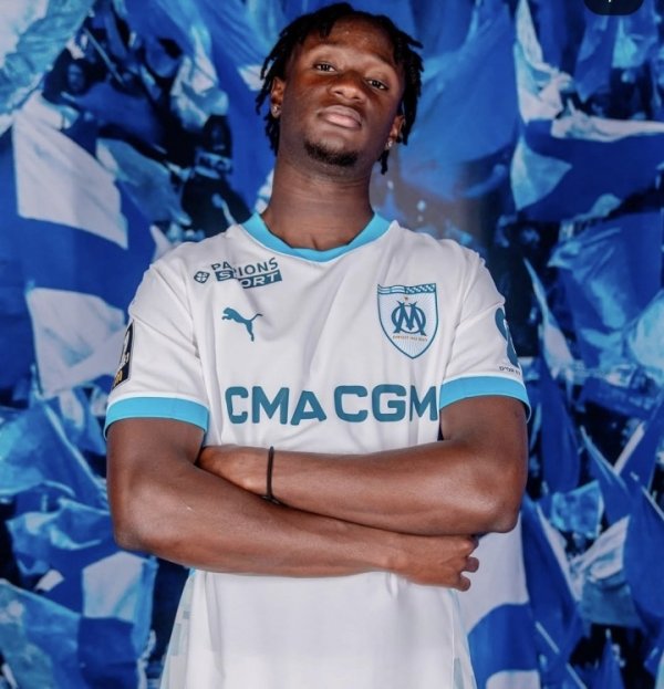 Marseille documentary reveals the conflict between Dezelby and Conne, and the coach asks players to return to the locker room on the training ground