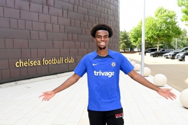 Reporter: Chuk Umeka is ready to fly to Germany at any time to undergo a physical examination from Dortmund