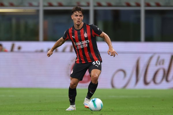 A new car just picked up! Mid body: Ashari collided with Jimenez and fibula fracture was missing for at least 2 months