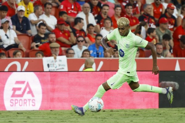 World Sports: Barcelona held the last training session of the week today, and Fermin and Yamal continued to recover