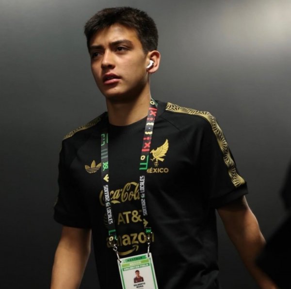 Daily: Inter Miami is interested in talented youngster Moura, Messi may become a key factor in recruitment