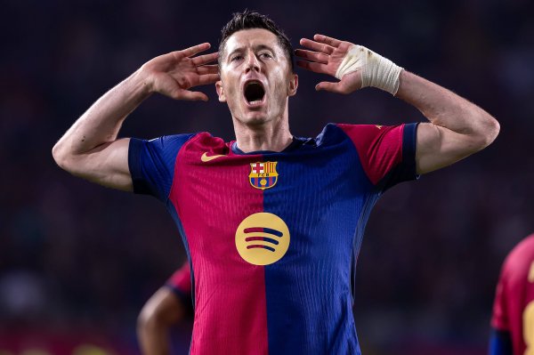 4 years of red and blue career! Romano confirms: Lewandowski is indeed likely to leave Barcelona as a free agent next summer