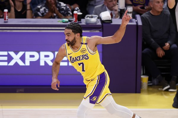 Worth starting! Vincent made 15 of 27 three-pointers in the preseason, shooting 55.6% from the field.