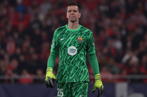 Szczesny has conceded 27 goals in the past 13 official games, averaging more than 2 goals per game