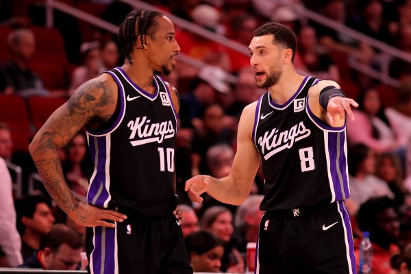 Dillon: We used a war of attrition to limit DeRozan. The same goes for LaVine. The Kings couldn t find him in the fourth quarter.