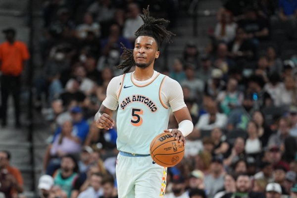 9 Too many mistakes! Castle scored 16 points on 5-of-12 shooting, 5 rebounds, 6 assists, 1 steal and 1 shot.