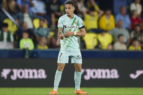 Anthony: Our goal is to enter the Europa League final and dream of wearing the Brazilian team jersey again