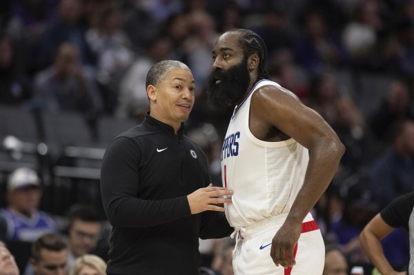 Tyronn Lue: I am responsible for Harden s physical exhaustion later. Bill must replace the organizer when he leaves the game.