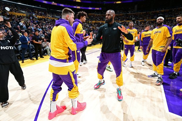 Arenas: James has long accepted the second position. With his golf intelligence, this is too easy.